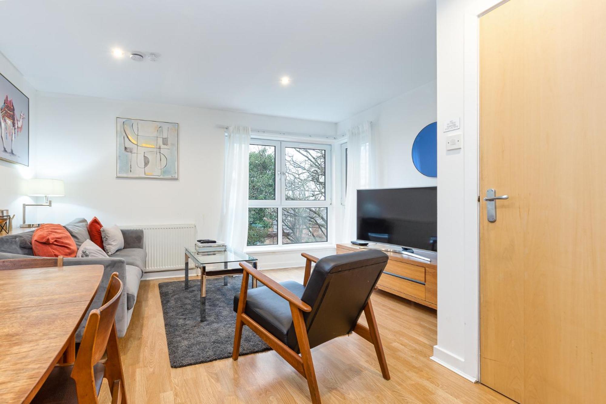 Modern 2 Bed Broompark/Central Apt. With Parking Glasgow Dış mekan fotoğraf