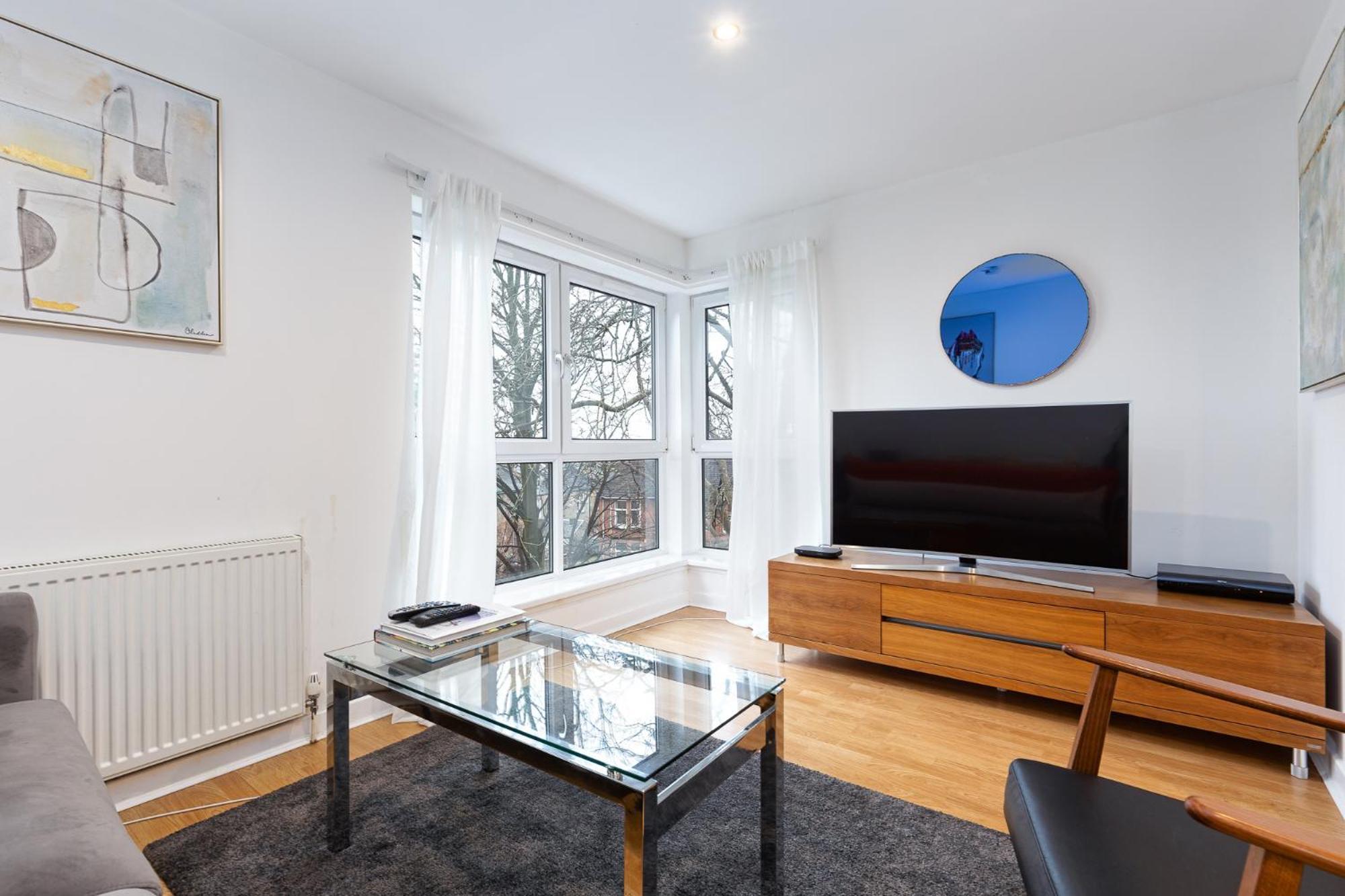 Modern 2 Bed Broompark/Central Apt. With Parking Glasgow Dış mekan fotoğraf